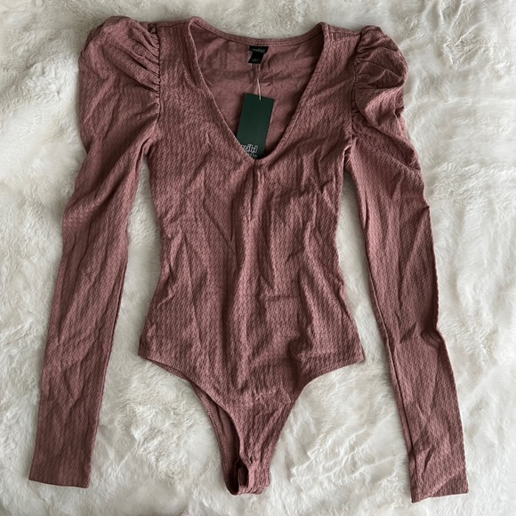 NWT bundle of long puff sleeve bodysuits - Picture 3 of 6